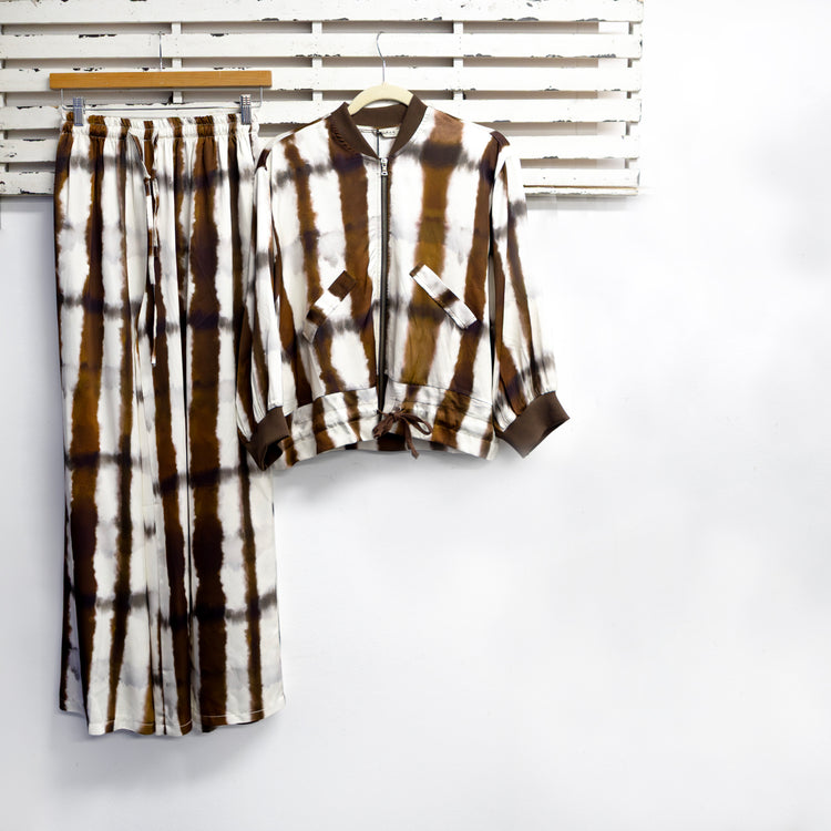 Cream viscose silk abstract jacket in chocolate and cream with zip and pocket 2 per pack CX006C