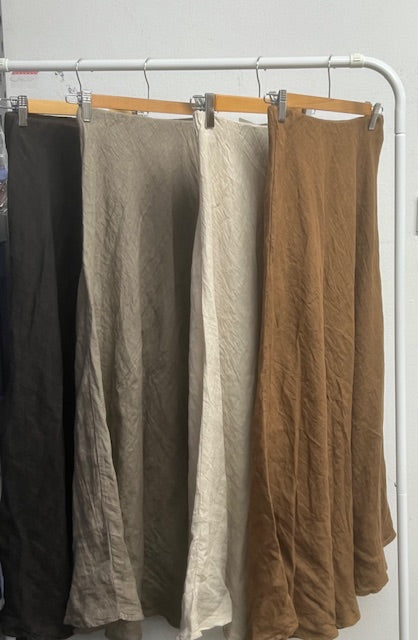 Chocolate linen skirt with elastic waist 2 per pack CE8052110CH