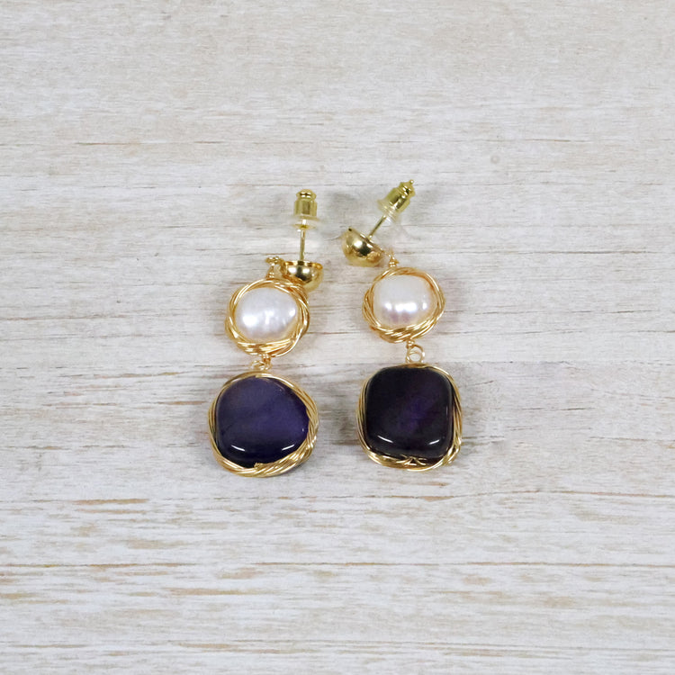 Pearl and onyx stone earring with gold detail 2 per pack KFA98862