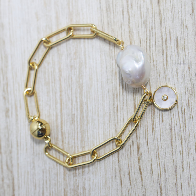 Rhodium plated bracelet with big pearl charms and magnetic clasp 2 per pack TFA61844