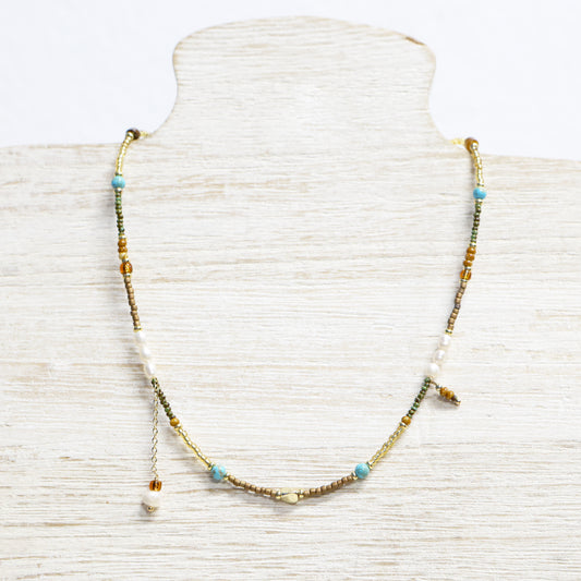 Natural stone and crystal necklace with pearl and gold detail 2 per pack     TFA91584