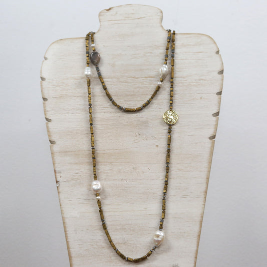 Fawn square detail necklace with pearl and gold charm 2 per pack AFX902870