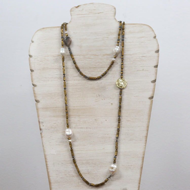 Fawn square detail necklace with pearl and gold charm 2 per pack AFX902870