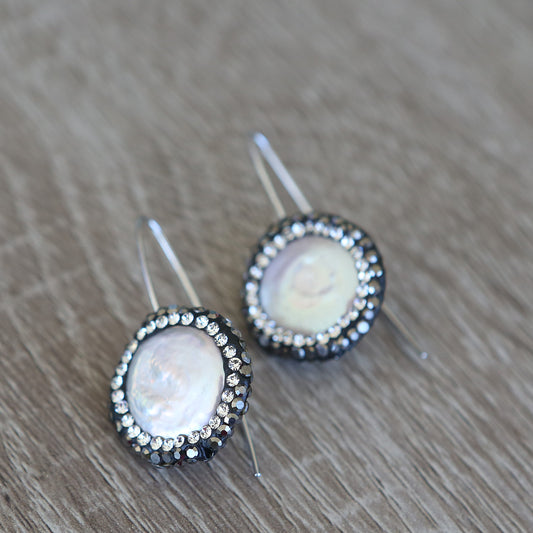 Pearl diamante earrings 2 per pack