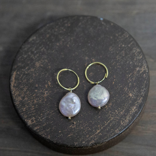 Gold hoop earrings with pearl detail 2 per pack     FX900344