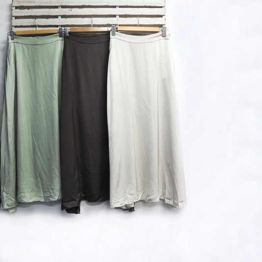 Chocolate silk blend skirt with elastic waist and pockets 2 per pack CE702100CH