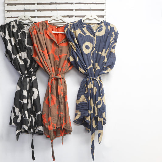 Charcoal and natural cotton daisy print dress with cotton inlay round neck and belt 2 per pack CE833194CC