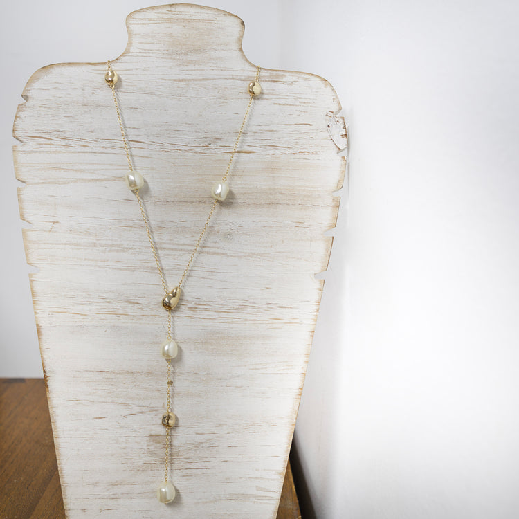 Gold plated necklace with pearls and silver plated charms 2 per pack G1384402