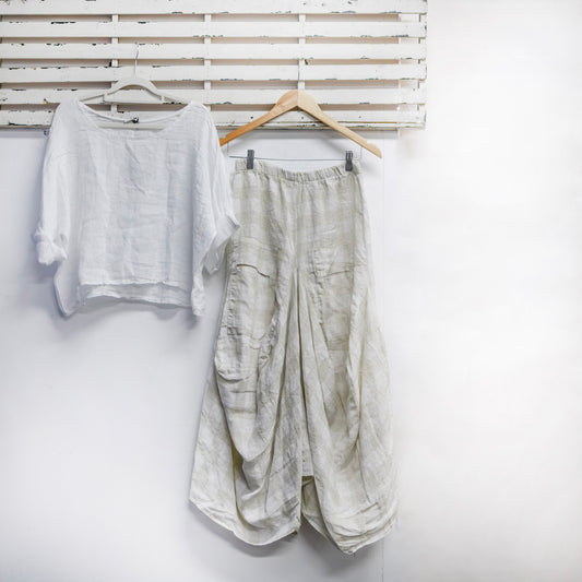 Natural linen checked skirt with front pockets to per pack G3366N