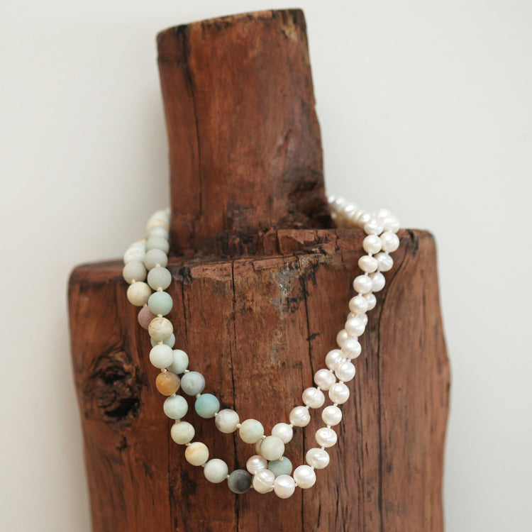 Two layered necklace with pearl and mint stone and rose gold clasp 2 per pack